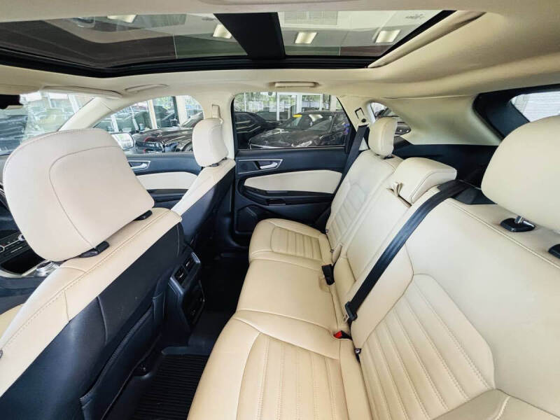 2022 Ford Edge SEL