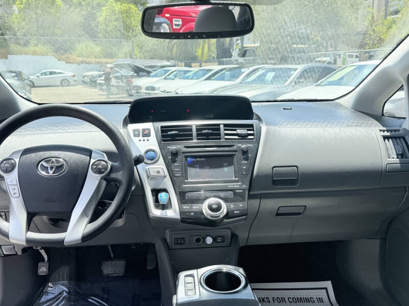 2012 Toyota Prius v Five