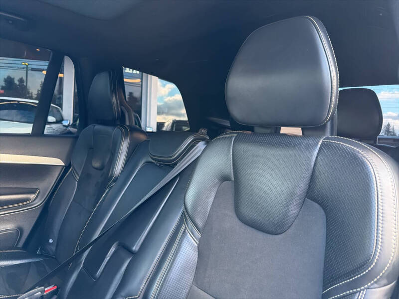 2018 Volvo XC90 T6 R-Design