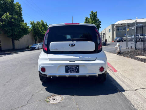 2017 Kia Soul +