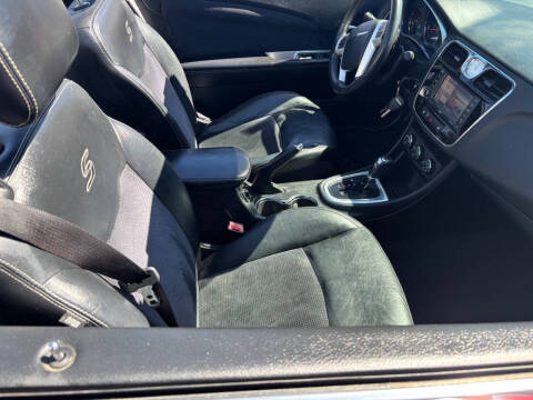 2012 Chrysler 200 S