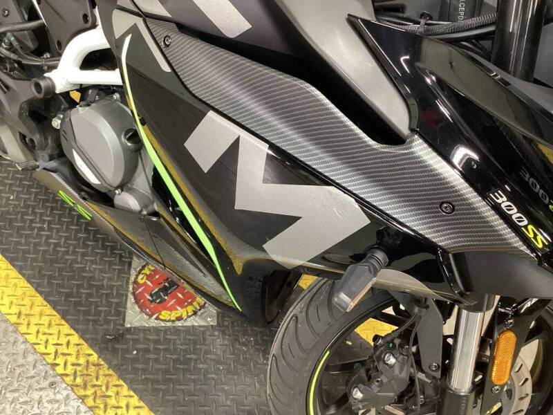 2022 CFMoto 300SS