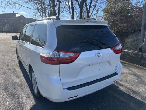 2015 Toyota Sienna XLE 7-Passenger