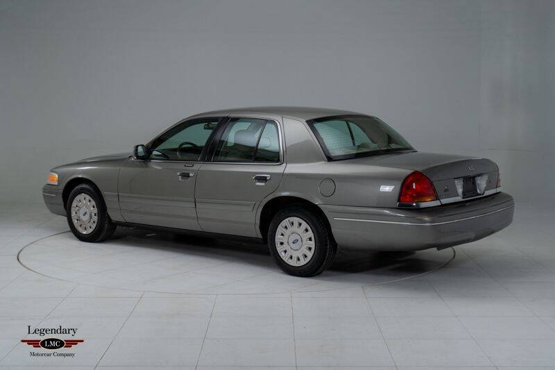 2003 Ford Crown Victoria