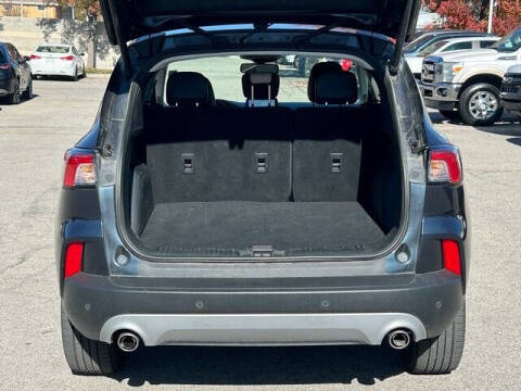 2022 Ford Escape Hybrid Titanium