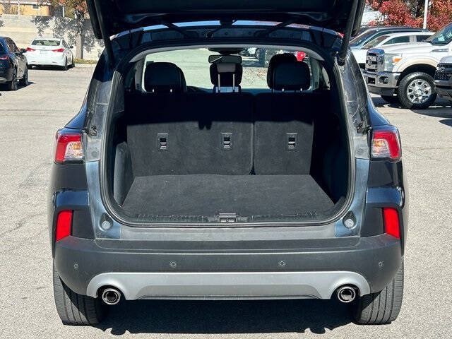 2022 Ford Escape Hybrid Titanium