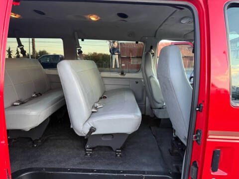 2006 Ford E-Series E-350 SD XLT