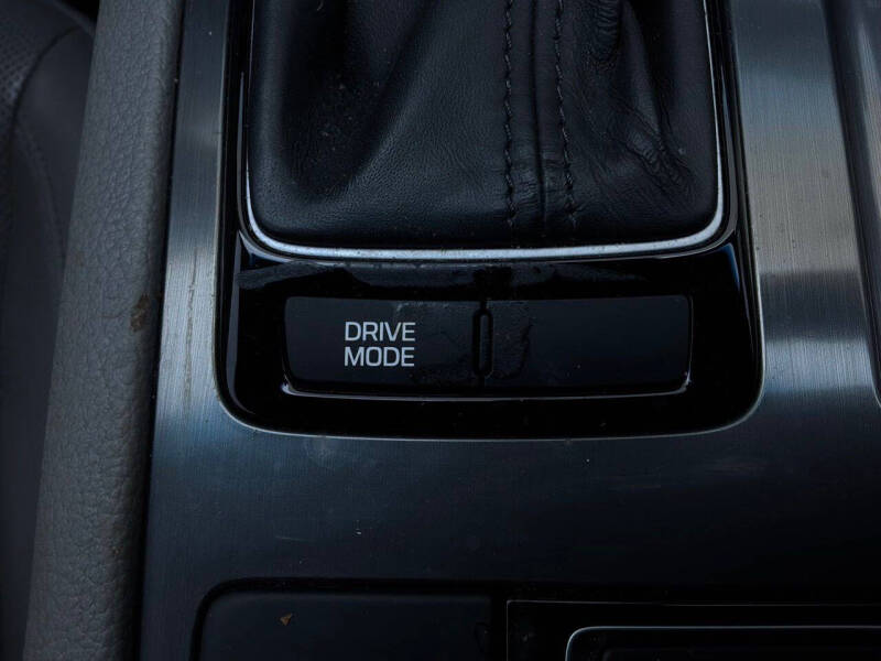 2016 Hyundai Genesis
