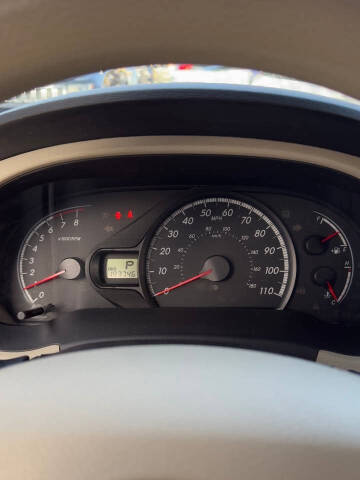 2011 Toyota Sienna LE 7-Passenger Auto Access Seat