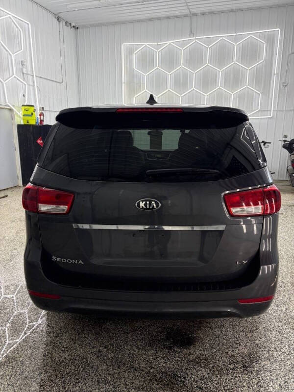 2017 Kia Sedona LX