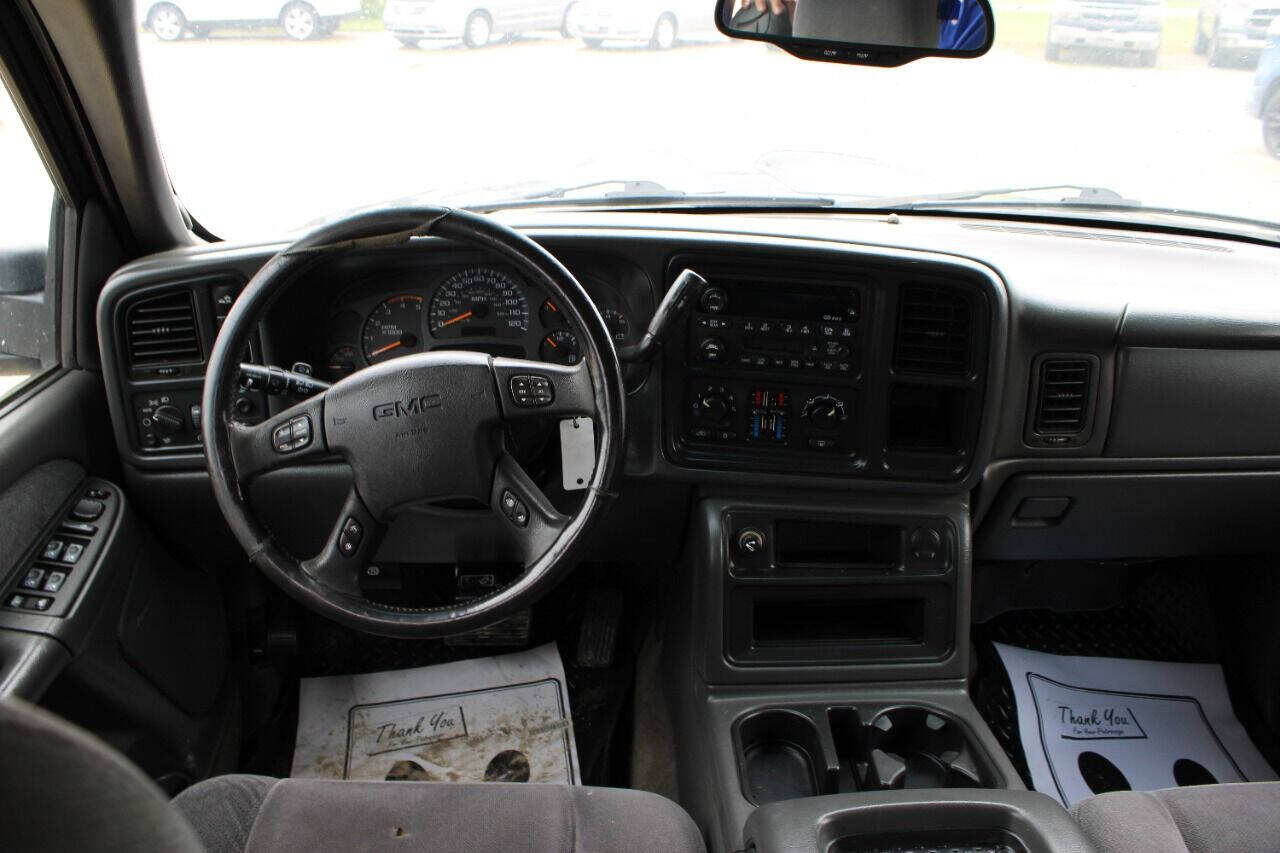 2003 GMC Sierra 2500HD for sale at Cresco Motor Company in Cresco, IA