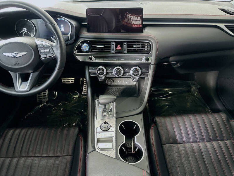 2023 Genesis G70