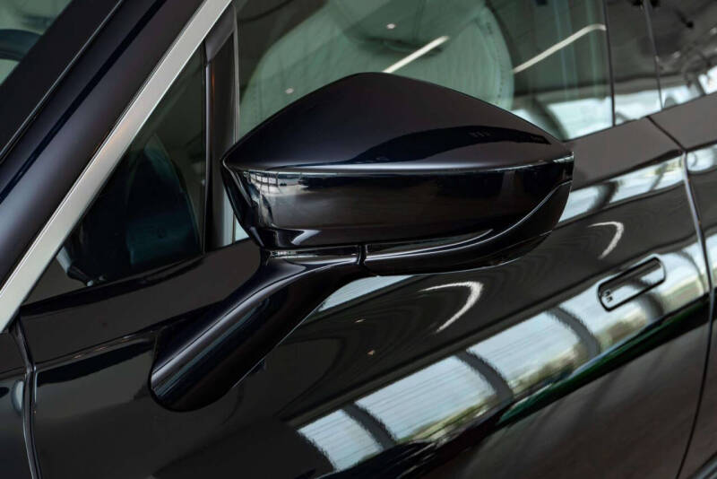 2023 Aston Martin DBX