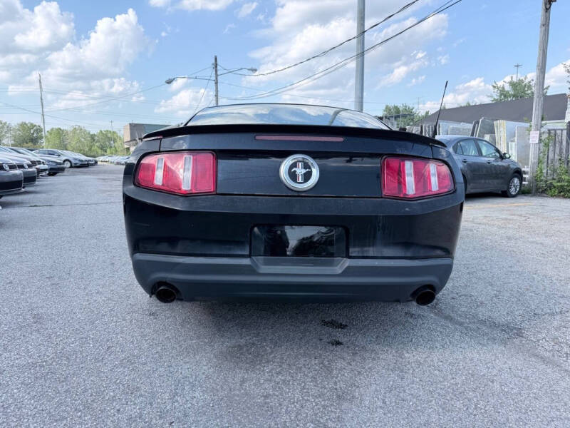 2011 Ford Mustang V6