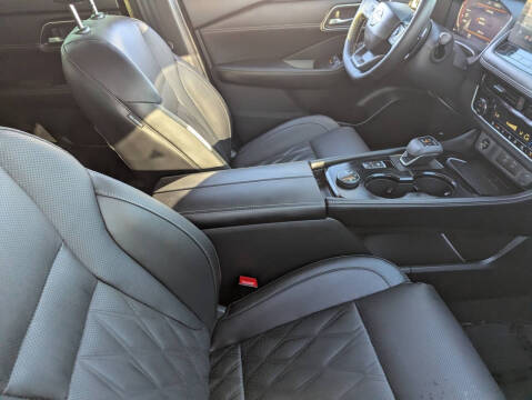 2025 Nissan Rogue Platinum