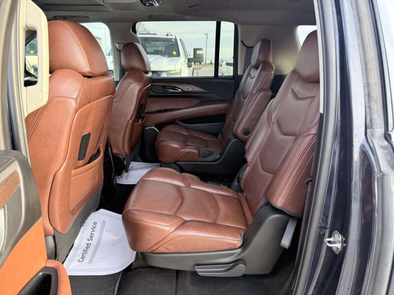 2017 Cadillac Escalade ESV Luxury