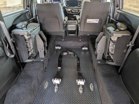 2024 Chrysler Pacifica Touring