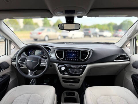 2018 Chrysler Pacifica Hybrid Touring Plus