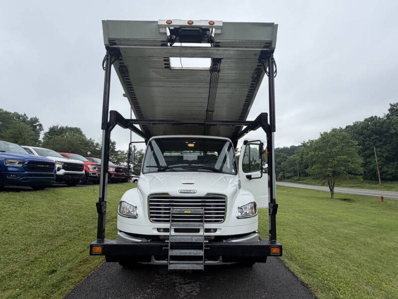 2019 Freightliner Business class M2