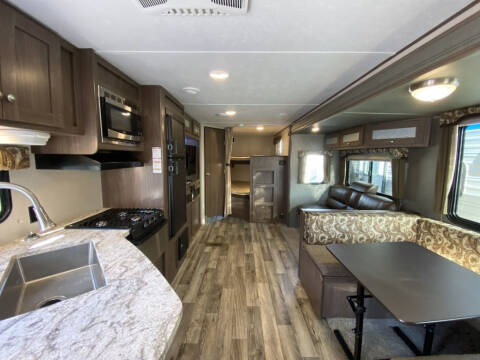2018 Keystone Hideout 28BHS