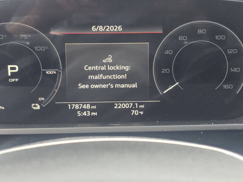 2019 Audi e-tron quattro Premium Plus