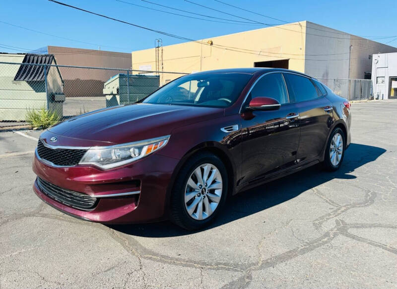 2016 Kia Optima LX photo 4