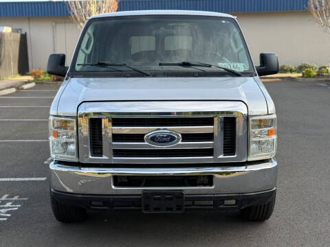 2011 Ford E-Series E-350 SD XLT