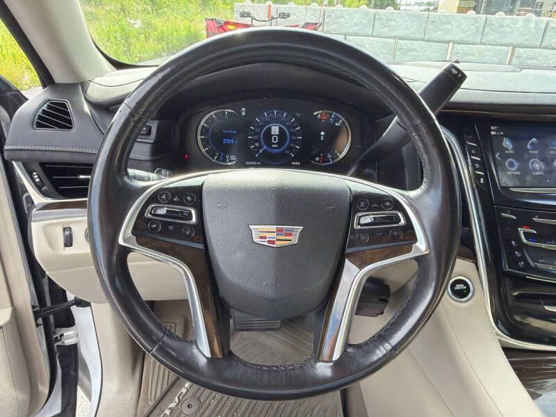2018 Cadillac Escalade Luxury