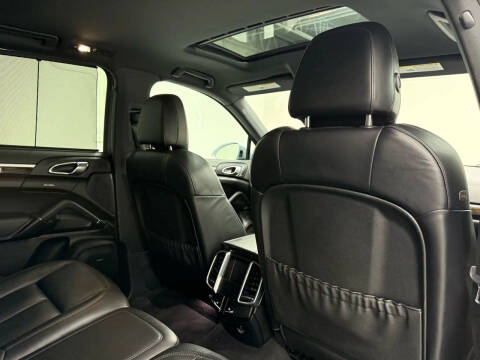 2018 Porsche Cayenne Platinum Edition