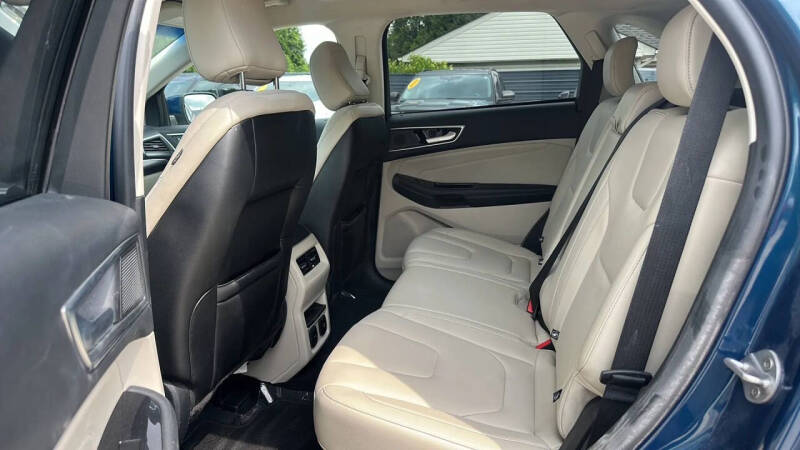 2020 Ford Edge Titanium