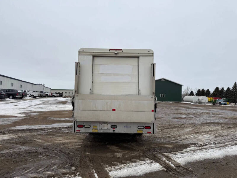 2010 Freightliner MT45 Chassis