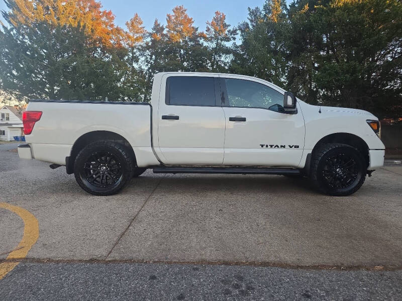 2018 Nissan Titan SV