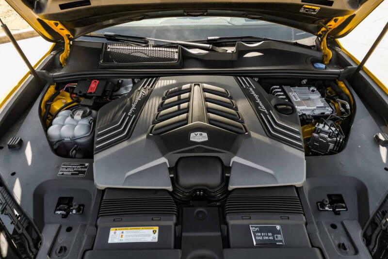 2024 Lamborghini Urus S