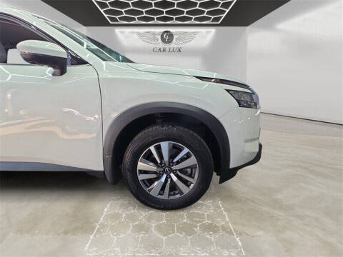 2024 Nissan Pathfinder SL