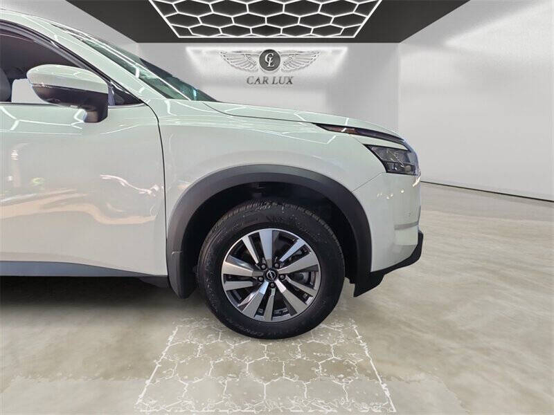 2024 Nissan Pathfinder SL