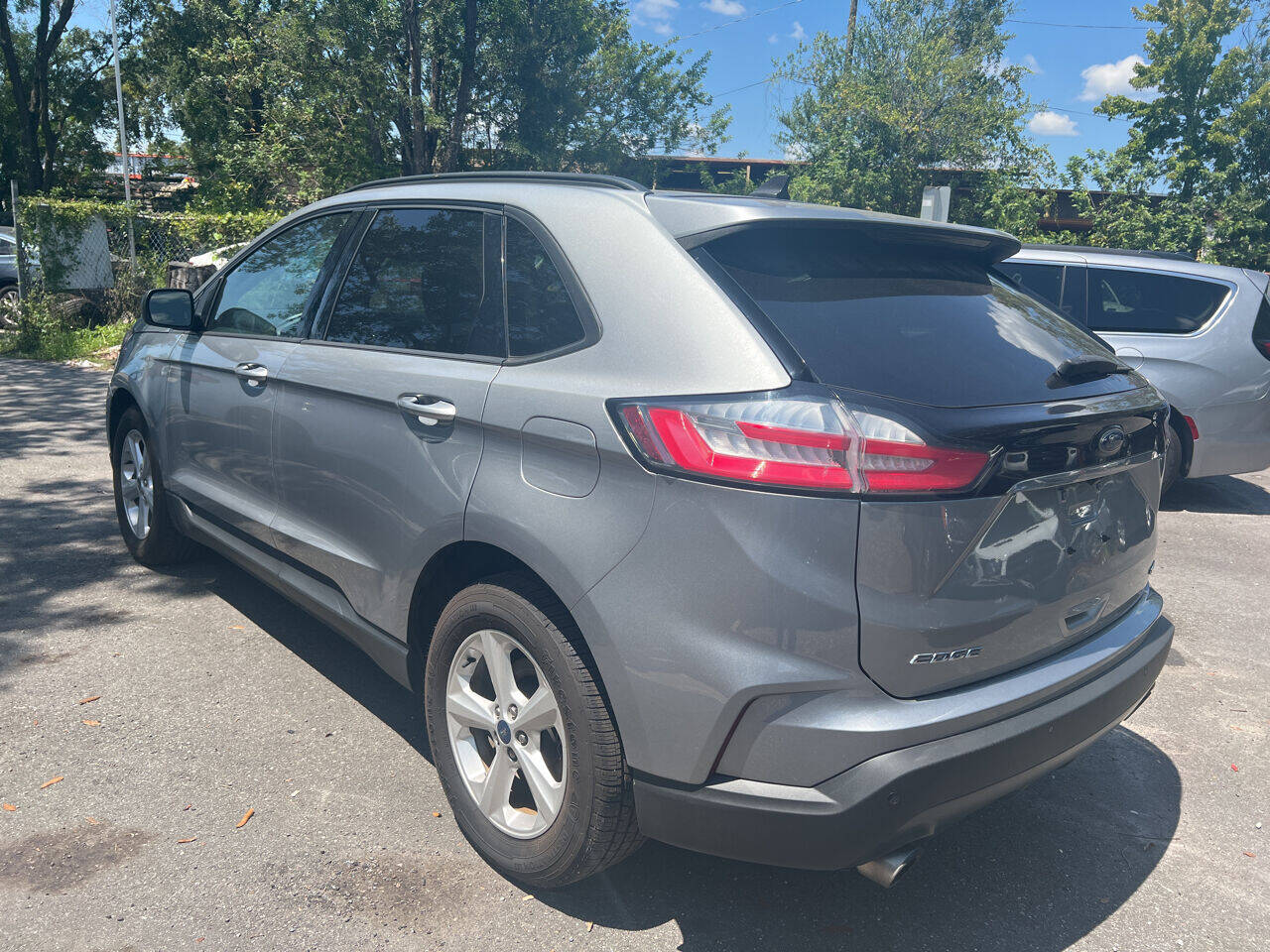 2020 Ford Edge SE photo 9