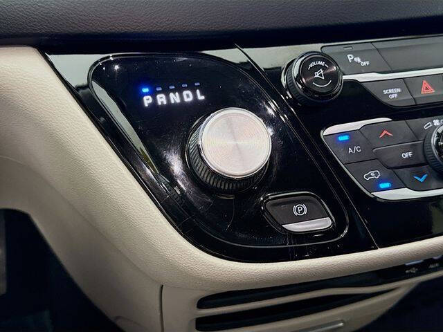 2017 Chrysler Pacifica Touring-L