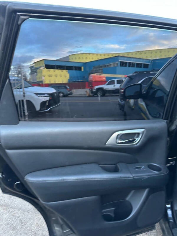 2016 Nissan Pathfinder SL