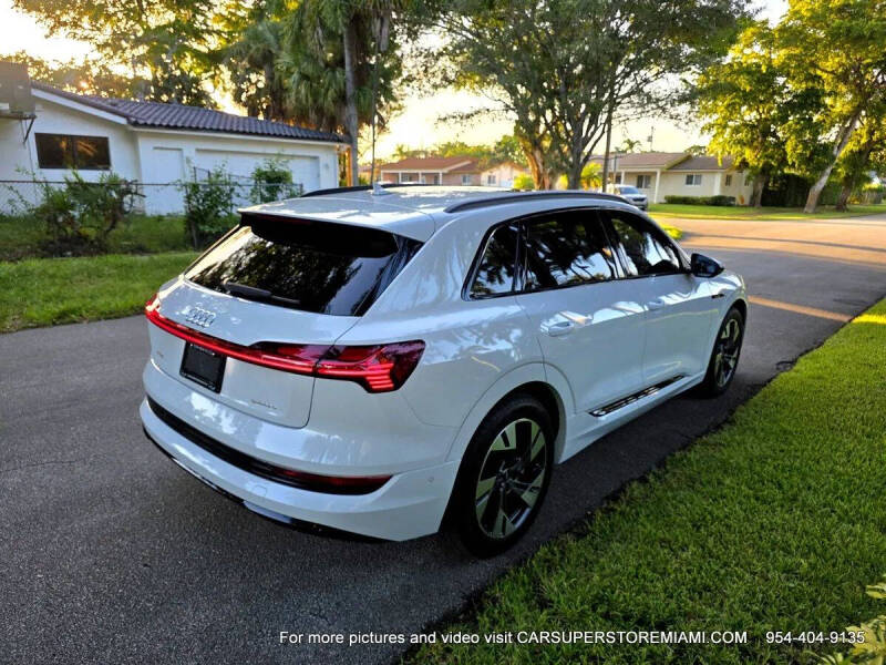 2021 Audi e-tron quattro Premium