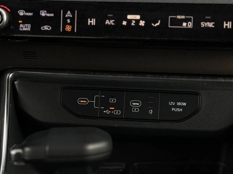 2025 Kia Carnival EX