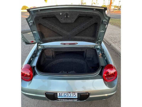 2004 Ford Thunderbird