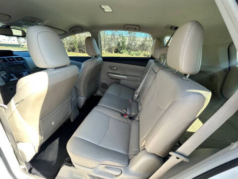 2013 Toyota Prius v Two