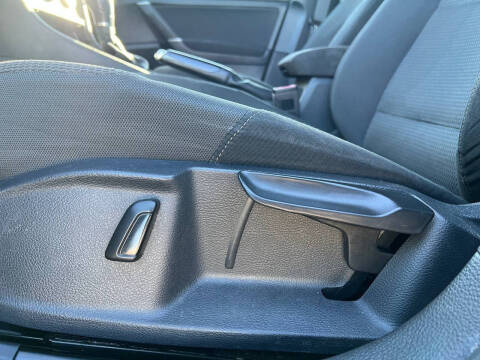 2019 Volkswagen Golf S