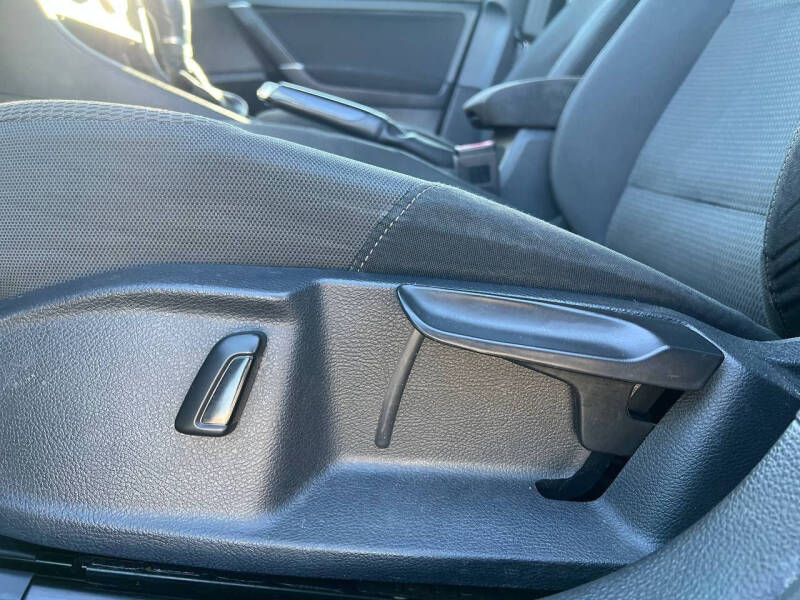 2019 Volkswagen Golf S