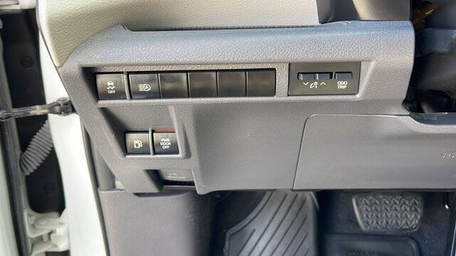 2022 Toyota Sienna LE 8-Passenger