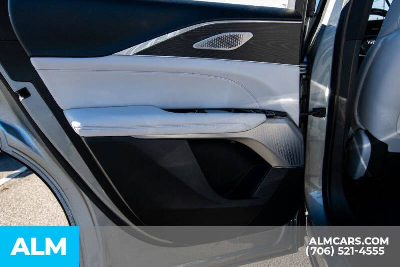 2024 Cadillac LYRIQ Sport 3