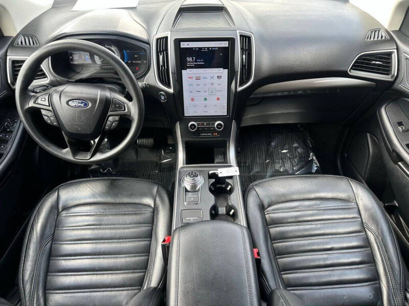 2022 Ford Edge SE
