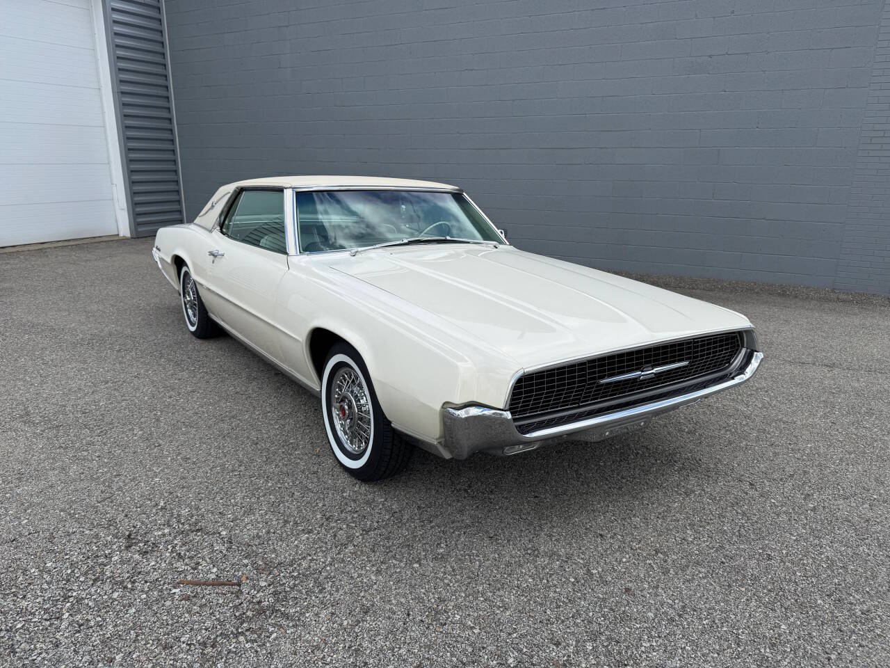 1967 Ford Thunderbird 85