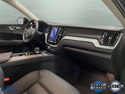 2025 Volvo XC60 B5 Plus Dark Theme