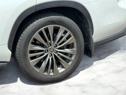 2022 Toyota Highlander Platinum